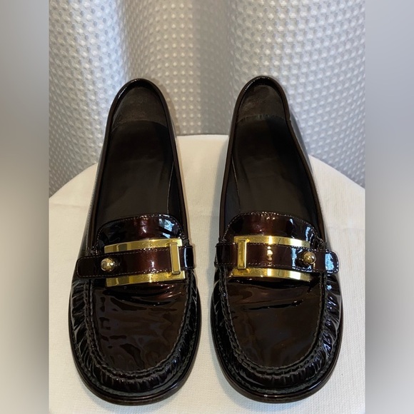 Stuart Weitzman Shoes - Women’s‎ STUART WEITZMAN burgundy loafers size 7,5